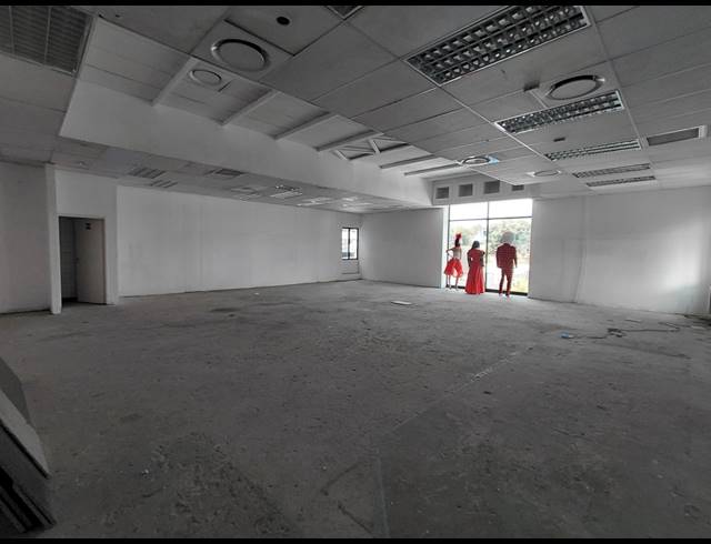 134M² RETAIL TO LET IN BRYANSTON